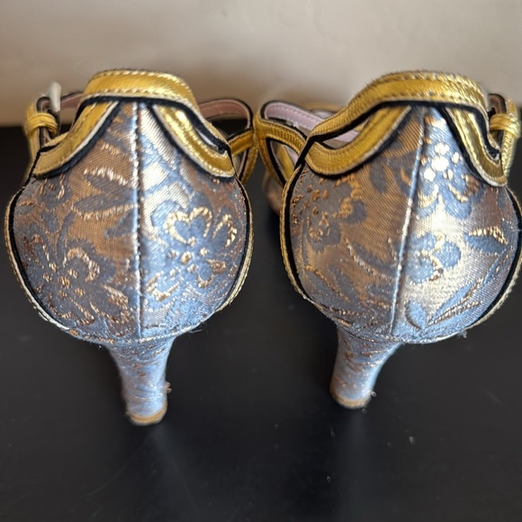 Vintage Prada 4 inch heels. Size 38 1/2. Matelasse + Silk Oro Antico. RARE!!!! - Picture 8 of 16